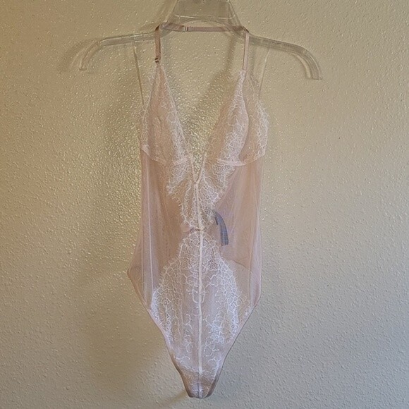 Victoria's Secret V-wire Plunge Very Sexy Lace Teddy Beige Medium NWT - Picture 3 of 16